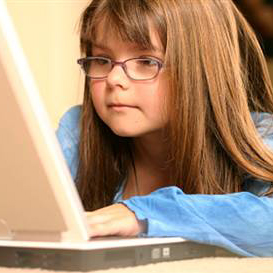 niña-ordenador