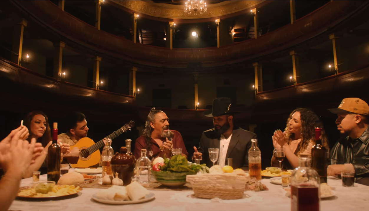 Carín León - Te quiero y me miento