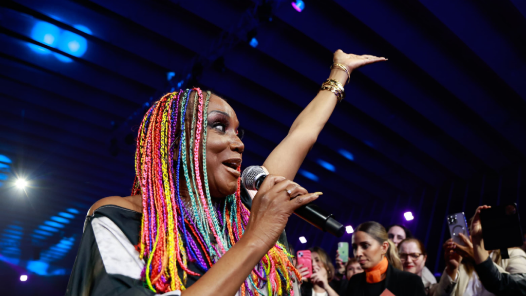 Lucrecia - Café Olé